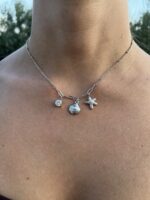 Ασημί κολιέ με charms κοχύλι, αστερία και κρύσταλλο – γυναικείο καλοκαιρινό κόσμημα