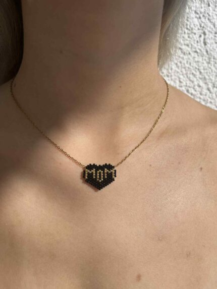 Κολιέ καρδιά MOM με χάντρες Miyuki σε τρία χρώματα – λευκό, κόκκινο, μαύρο